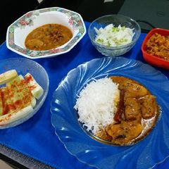 A picture of Chicken Curry.