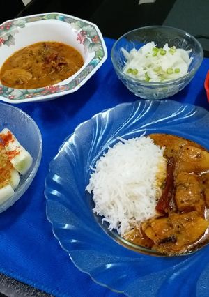 A picture of Chicken Curry.