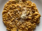 Una foto di gorgonzola funghi