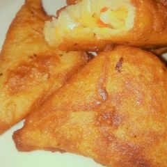 Vegetable samosas A picture of Vegetable samosas.
