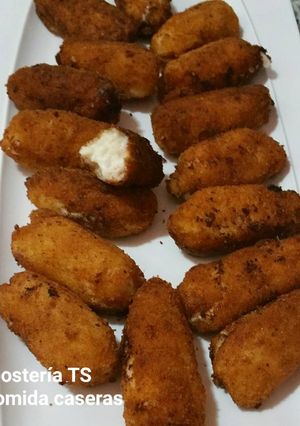 Una foto de Croquetas de salmón ahumado y queso philadelphia