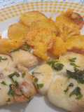 Cazón a la plancha, con patatas y coliflor