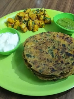 ઢેબરા (Dhebra Recipe In Gujarati) રેસીપી મુખ્ય ફોટો