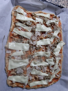 Una foto de Pizza con pan nube