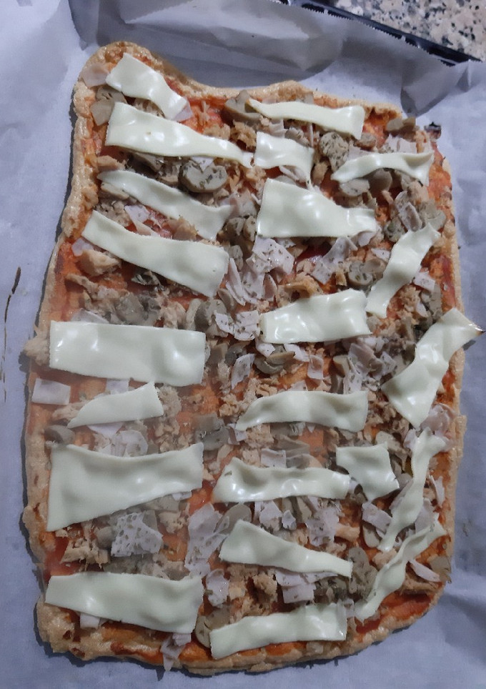Una foto de Pizza con pan nube