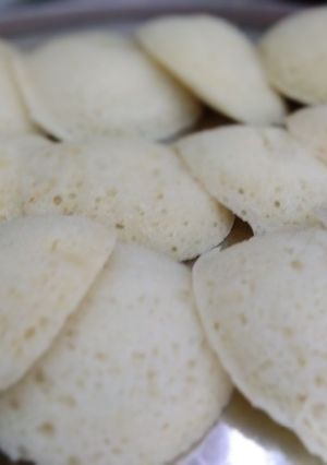 A picture of Idli.