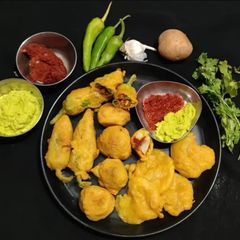 A picture of Mix fritters (bhajiya).