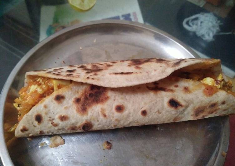 Simple Way to Make Speedy Leftover Chapati Frankie