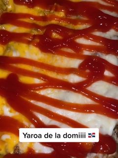 Una foto de Yaroa de papas y pollo