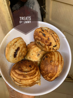 A picture of Chocolate stuffed masa pancakes.
