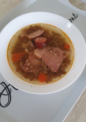 Lencseleves füstölt tarjával recept fotója