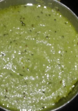 A picture of Nariyal aur Pudina Chutney.