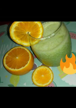 Una foto de Smoothie de frutas🍹🍊