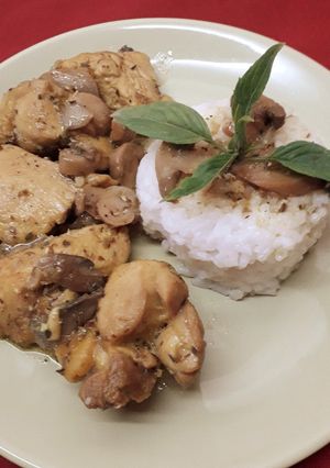 A picture of Chicken Fillets with Curry and Mushrooms.