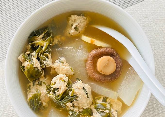 Chicken meatballs with winter melon soup