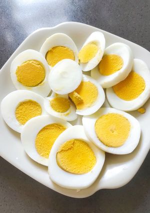 A picture of Boiled Eggs.