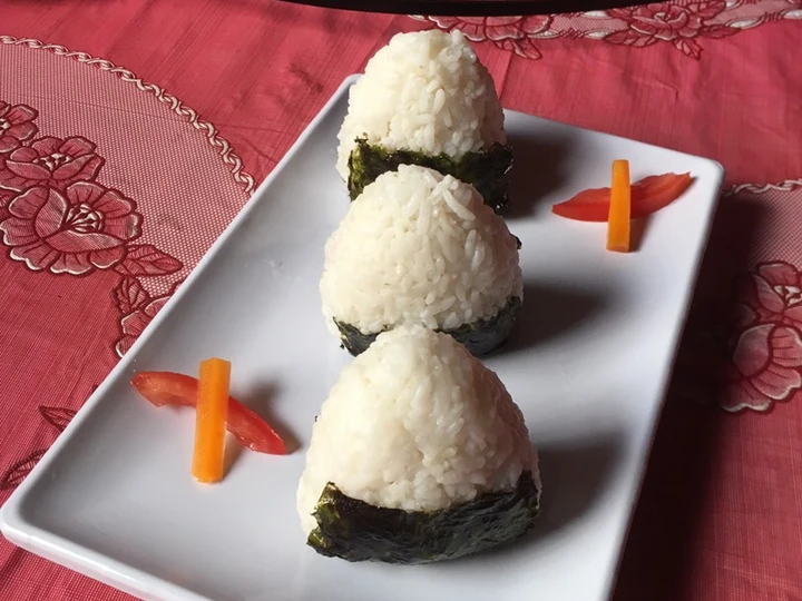 Cara Mudah Membikin Resep  Onigiri yang Menggugah Selera, Sempurna
