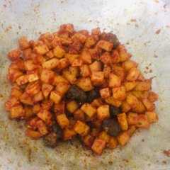 A picture of Sambel goreng kentang.