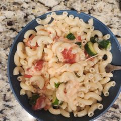 A picture of Extra Cheesy Veggie Pasta.