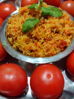 தக்காளி சாதம்🍅🍚(tomato rice recipe in tamil) செய்முறை முக்கிய புகைப்படம்