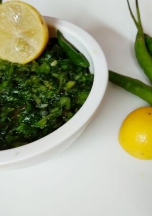 A picture of Green chilli Thecha.