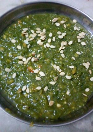 सर्दी का स्पेशल हरे मटर का हलवा (Winter special Green pea's Halwa recipe in hindi) रेसिपी मुख्य फोटो