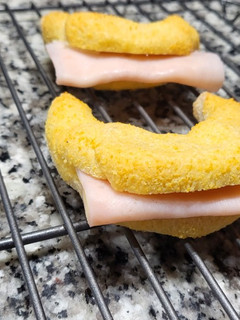 Una foto de Medialunas aptas dieta keto(sin gluten sin azúcar)