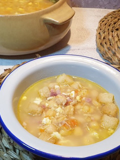 Una foto de Sopa de picadillo con garbanzos en Mambo 10090