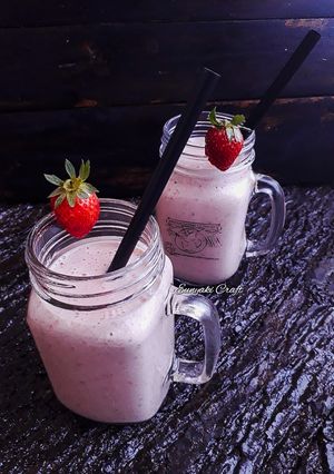 A picture of Strawberry Oatmeal Smoothie.