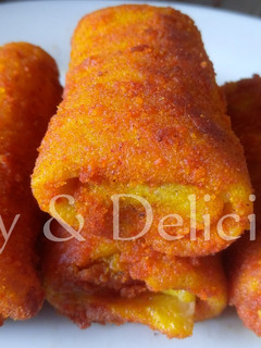 A picture of Chinese/Sri lankan Fish Rolls.