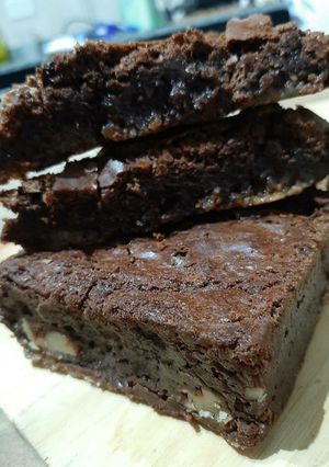 Una foto de BROWNIES Húmedos CON NUECES! 🌰