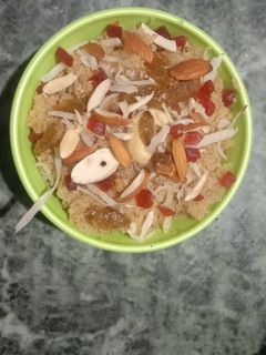 सूजी का हलवा (suji ka halwa recipe in Hindi) रेसिपी मुख्य फोटो