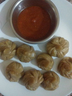 வீட் மோமோஸ் (Wheat momos recipe in tamil) செய்முறை முக்கிய புகைப்படம்