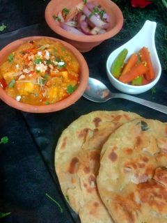 चूर चूर पराठा (Chur chur paratha recipe in hindi) रेसिपी मुख्य फोटो