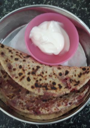 A picture of Beetroot Stuffed Paratha.