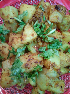 जीरा आलू (Jeera aloo recipe in hindi) रेसिपी मुख्य फोटो