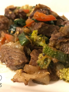 Una foto de Salteado de verduras con Carne 100% Keto
