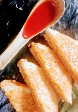 पॅन फ्रॉईड एग चीज सँडविच (egg cheese sandwich recipe in marathi) रेसिपी चे मुख्य फोटो