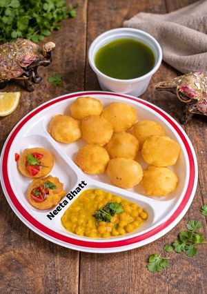 लाइव रगड़ा पानी पूरी रेसिपी मुख्य फोटो