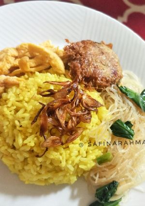 Foto resep Nasi kuning ricecooker