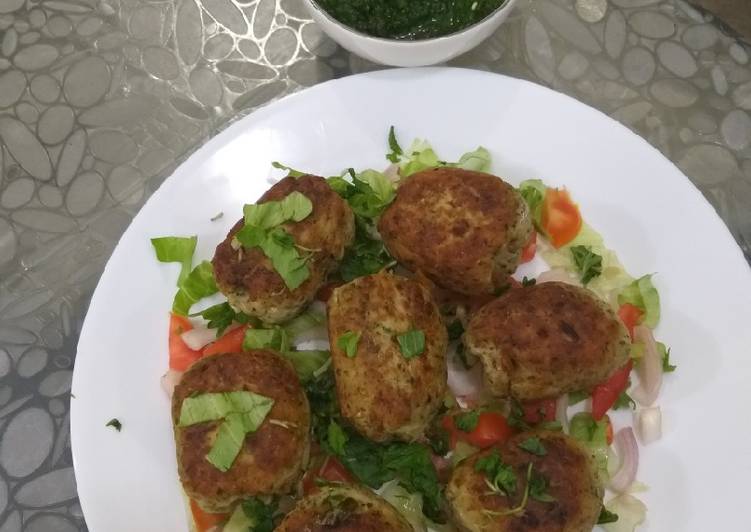 Gola kabab chicken with mint chutney
