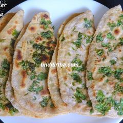 A picture of Coriander paratha/chapati.