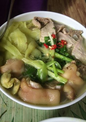 Hình của món Bún chân giò dọc mùng.