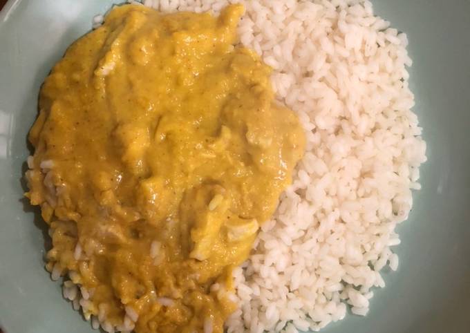 Arroz con pollo y salsa de curry Receta de Cocina con Manu- Cookpad