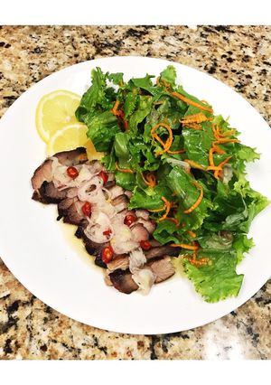 Hình của món Salad thịt heo nướng kiểu Thái 🐷.