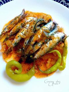 Una foto de Cazuela de boquerones con patatas