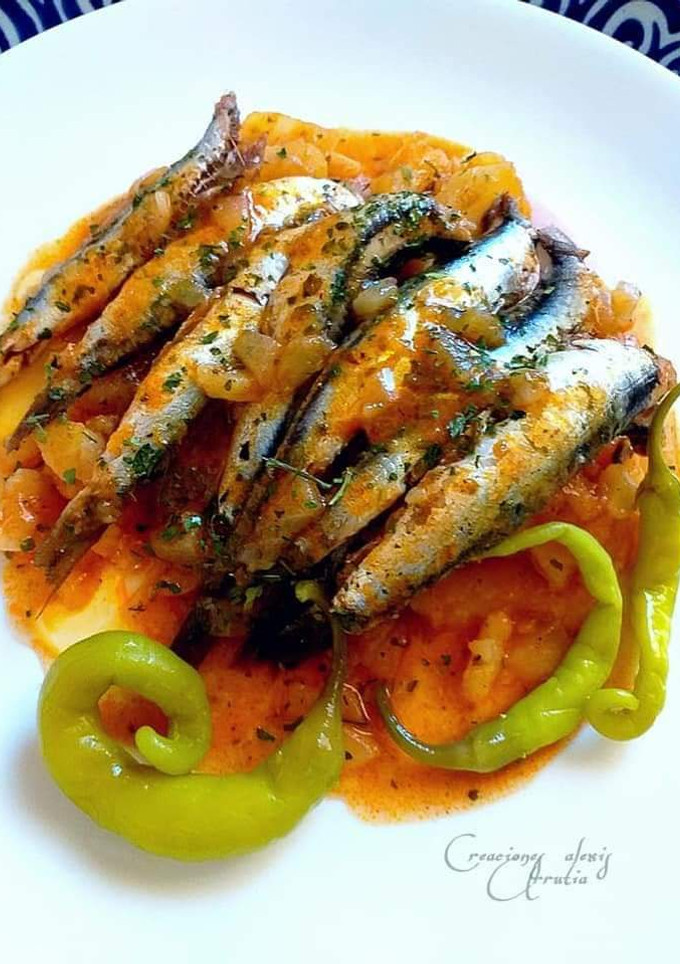 Una foto de Cazuela de boquerones con patatas