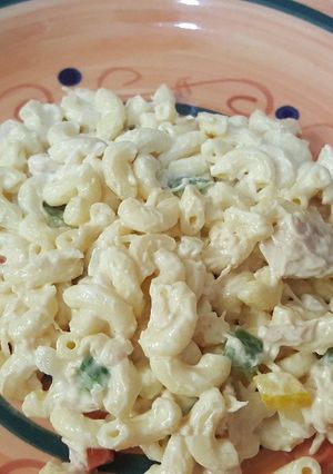 Una foto de Ensalada de pasta con pollo