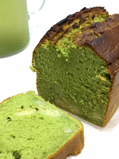 Una foto de Matcha Banana Cake