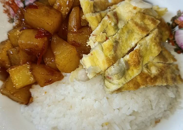 1. Nasi uduk magicom